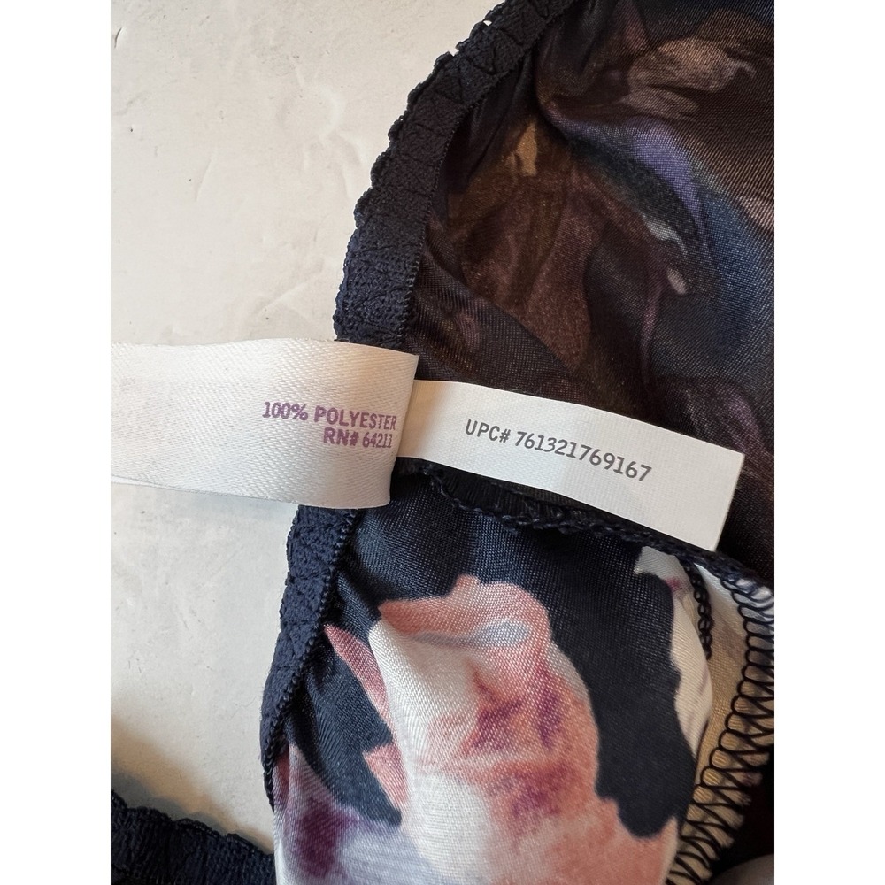 Lilac and London Women's‎ Two Piece Blue Floral Satin Pajamas size Large - Picture 7 of 10